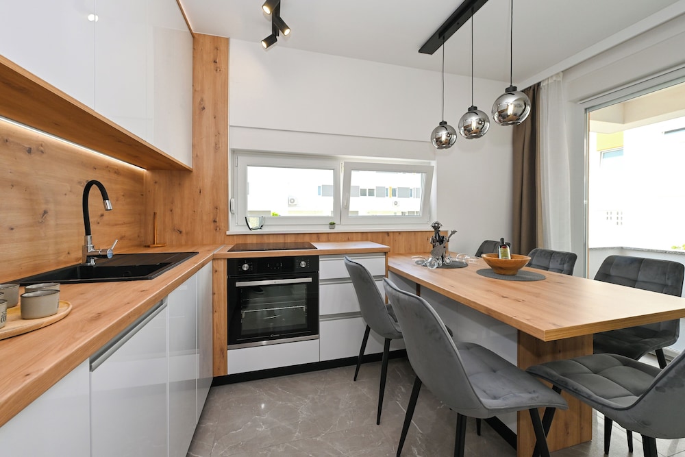 Nova Luxury Residence apartment with private heated pool