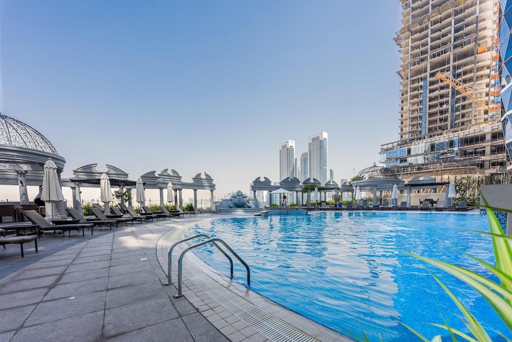 Well-furnished 3 Bedroom in Park Towers Difc