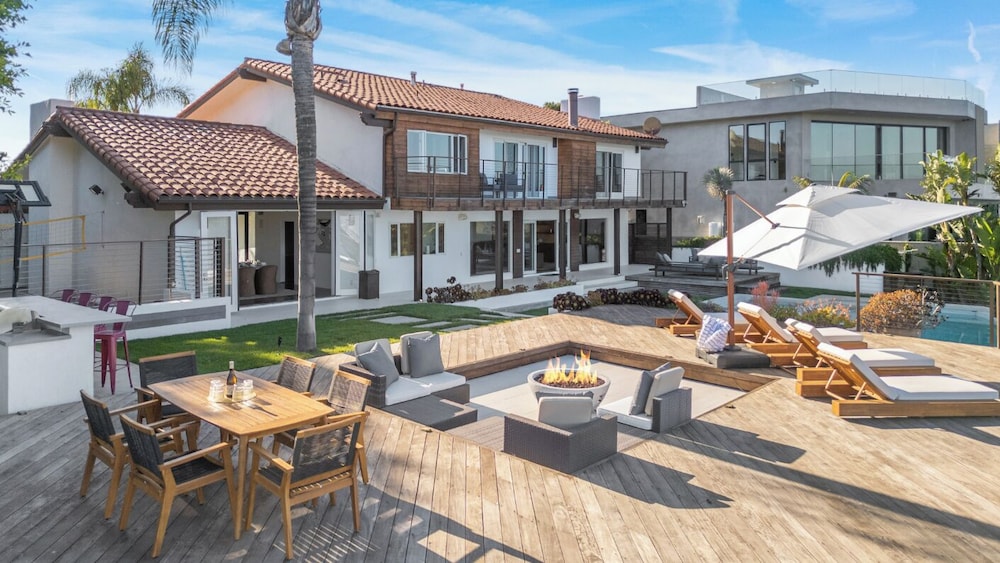 Stradella View - Bel-air Oasis w/ Infinity Pool & Stunning Panoramic Views