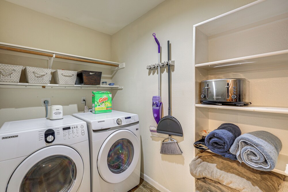 14 Mi to Dtwn San Antonio: Home w/ Pool & Yard