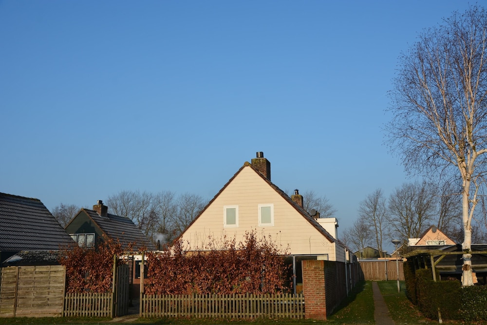 Cozy Holiday Home in Noordwijkerhout near Lake view 4
