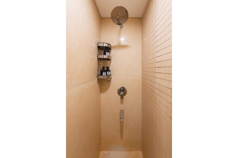 Xuru Stays I Homestyle 3BR Penthouse Pool & Beach View