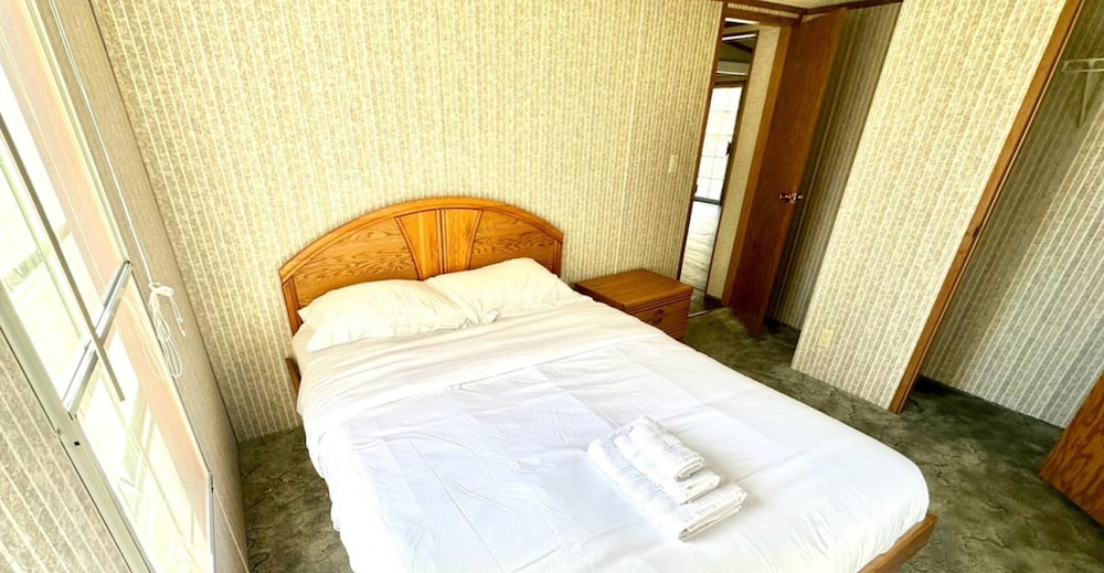 Secluded Lodge Farm Views 50 Acres Wifi