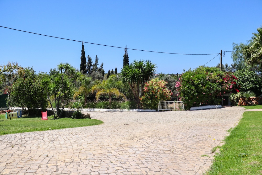 Idyllic Farm House With Huge Garden for 14pax