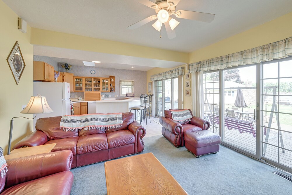 Lakefront Warsaw Home w/ Private Dock + Golf Cart