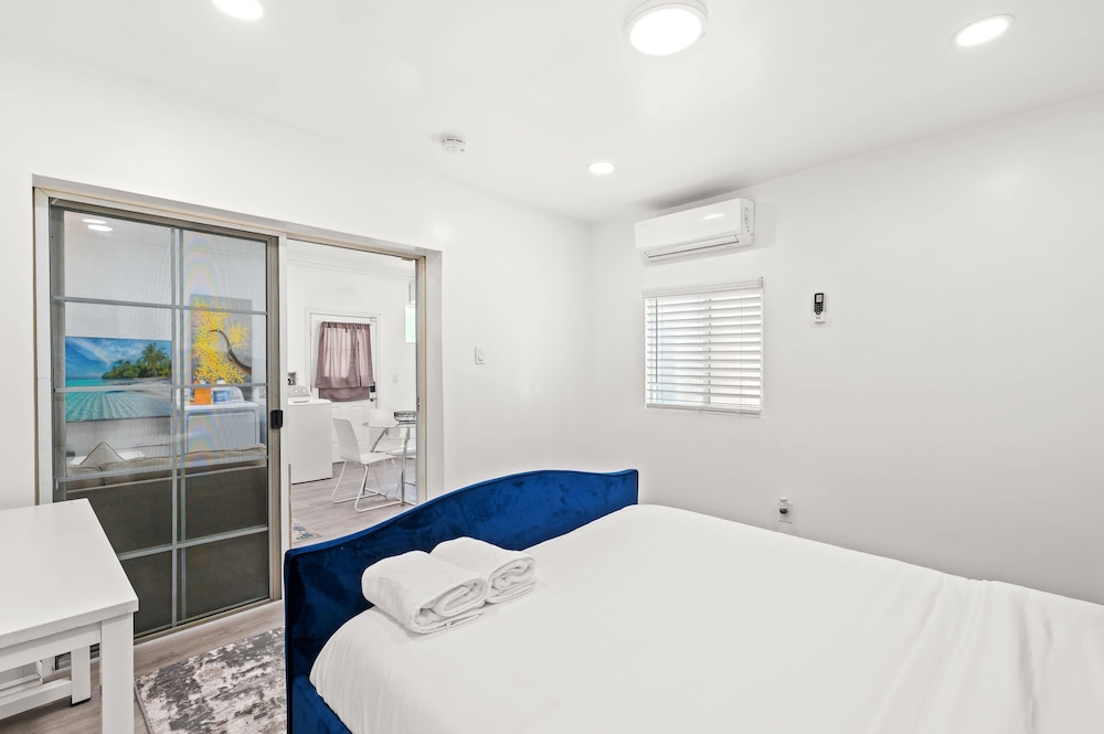 Spacious Bright Home Fully Equipped