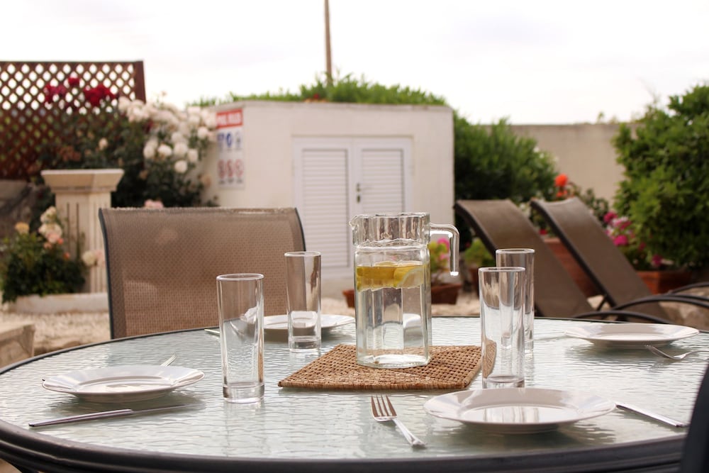 102 PAP - Stay Helios House
