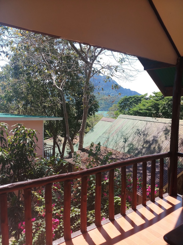 Phi Phi Jungle Hill Bungalow