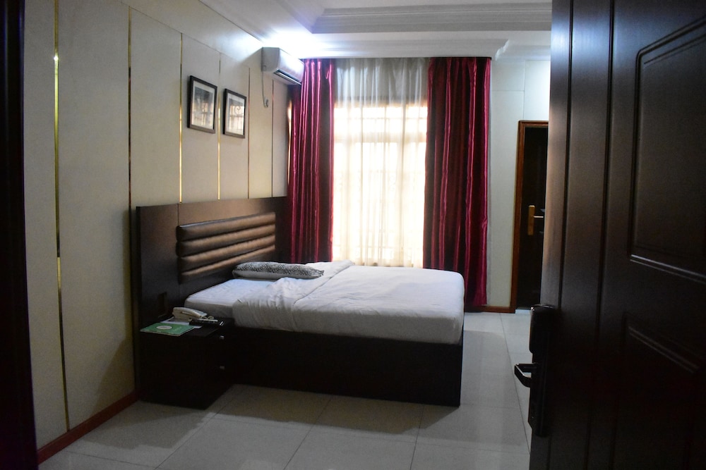Lagos Vacations - Square Castle Residence - Property Image 9