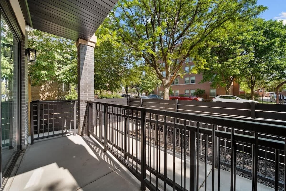 New Two Bed Condo by United Center With Balcony