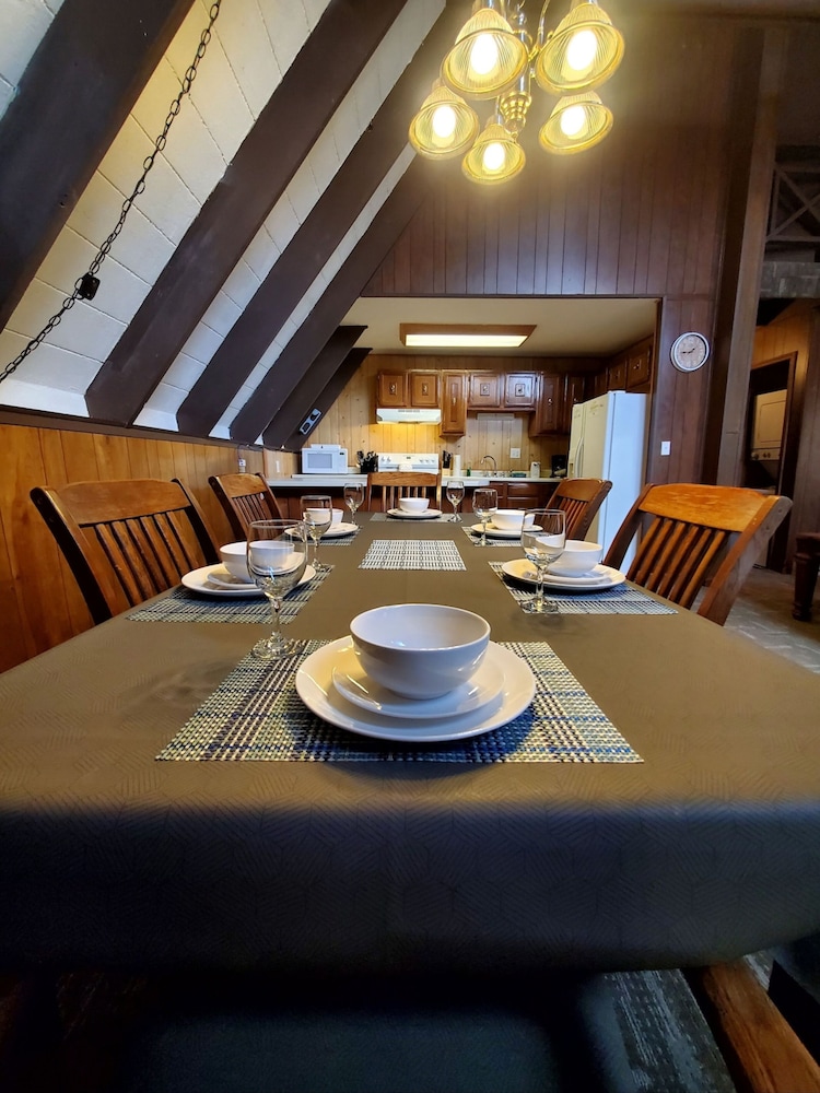 Mountain Getaway - Hidden Creek Chalet