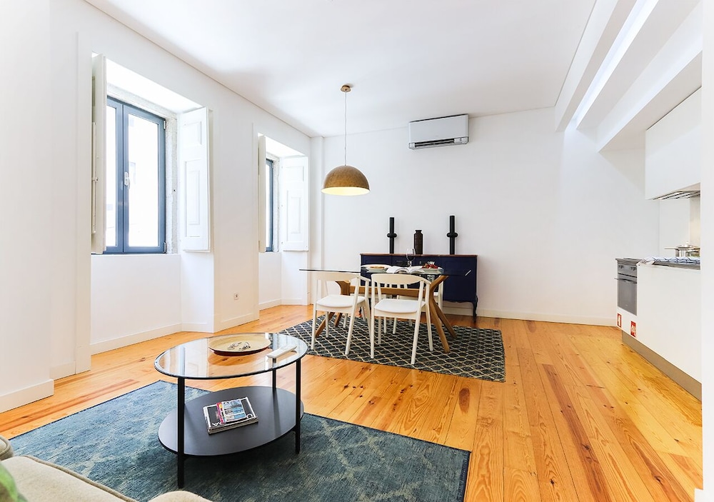 JOIVY Polished 1BR Apt, close by Avenida da Liberdade
