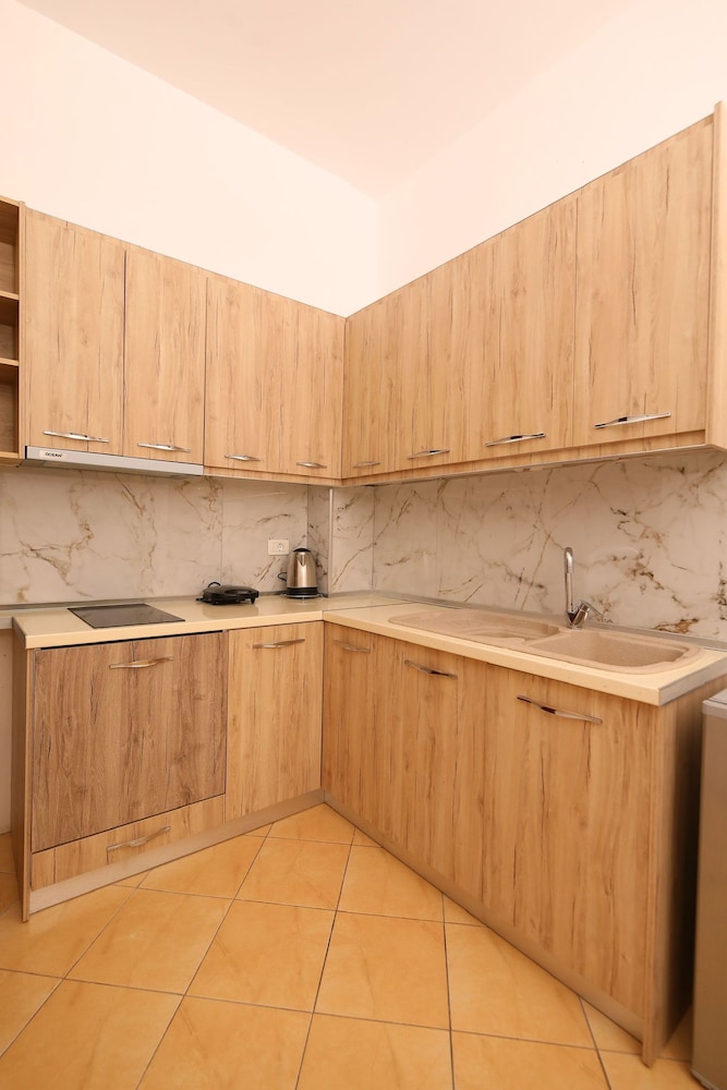 Hill Suites