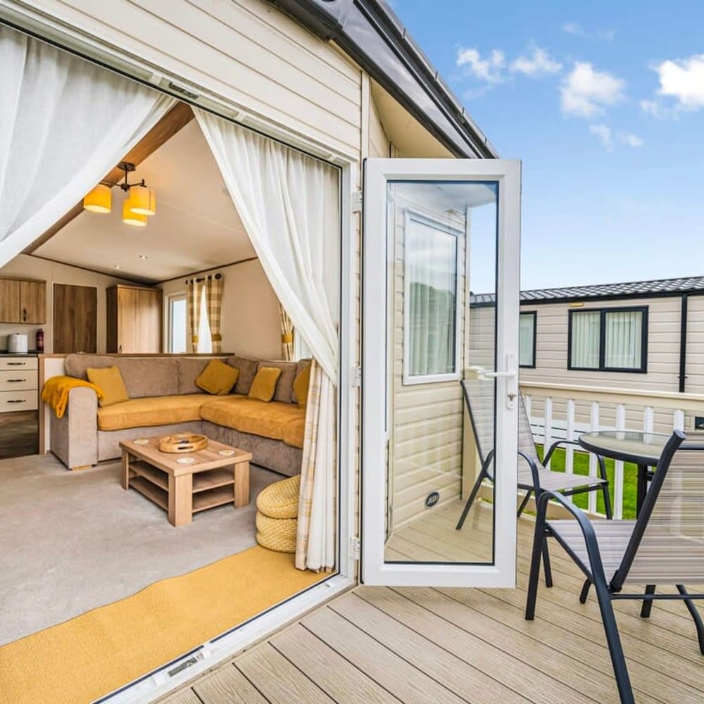 Your Ultimate Holiday Rental at Pevensey Bay view 2