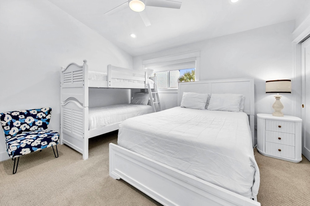Blue Mountain Beach Villas 5A