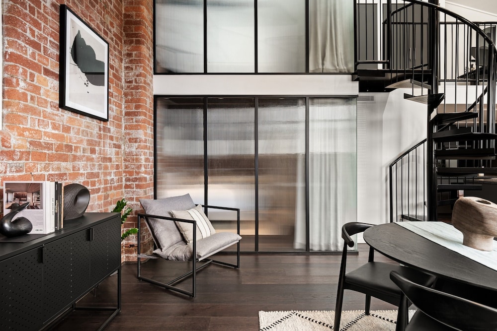 Stylish Riverside 2-bedroom Apartment in Teneriffe