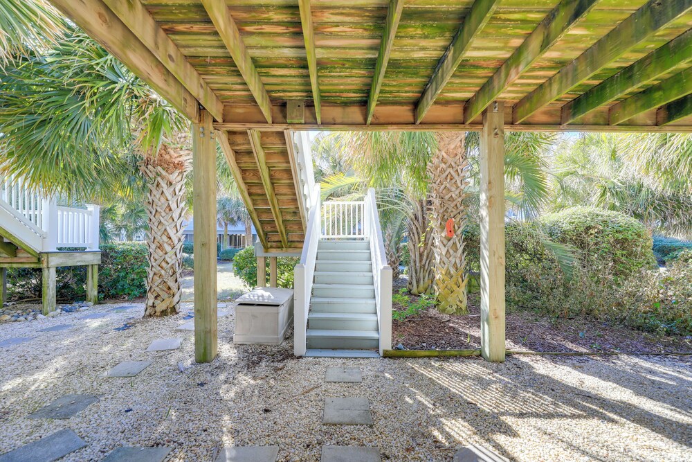 2 Blocks to Shore: Atlantic Beach Home w/ Views!