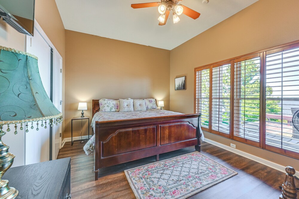 Boat Dock & Hot Tub: Waterfront Home in Milam!