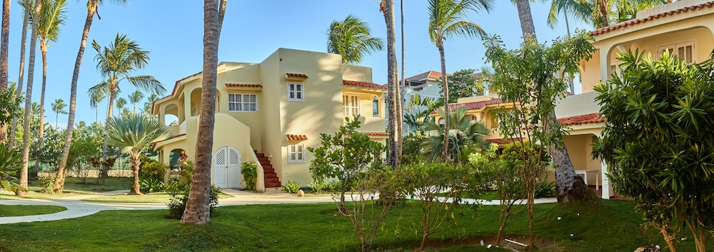 Los Corales Beach Village