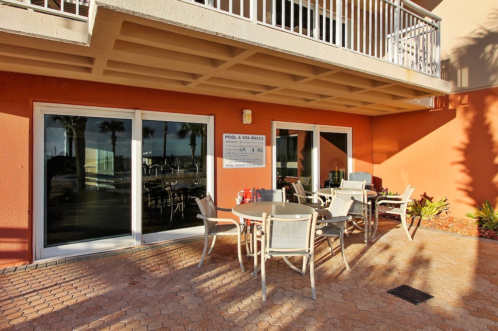 Destin Towers 113 2 Bedroom Condo