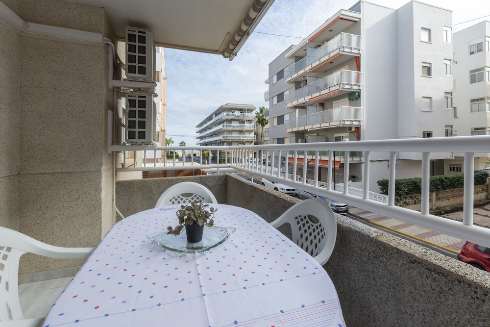 Estornell With 2 Bedrooms and 1 Bathrooms