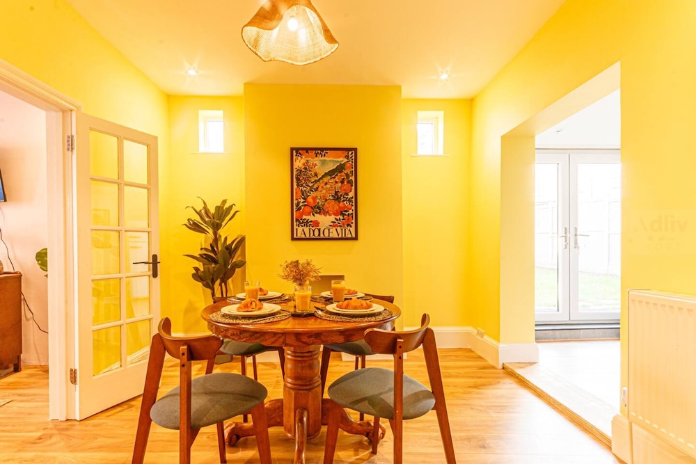 Cosy Margate Getaway Sleeps 5 By Adliv