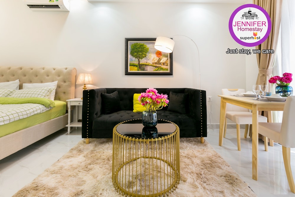 Jennifer House - Millenium Apartment