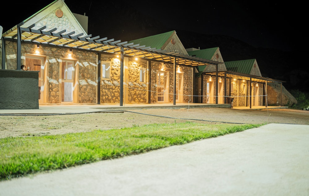 HUACO LODGE