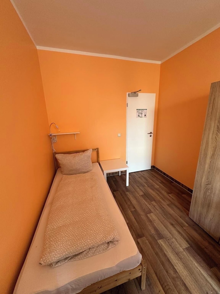 2-Rent Group Hostel Zimmer&Apartments GKP2