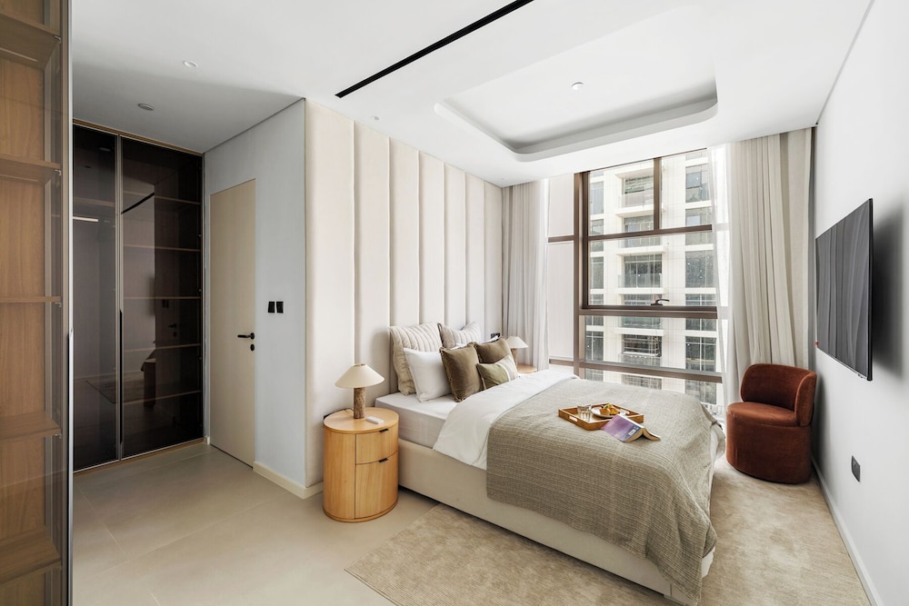 Upscale 3BR Maid Near Dubai Mall