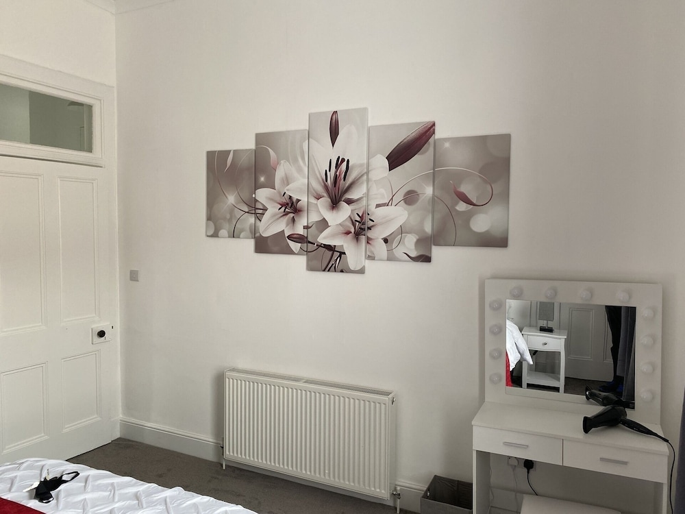 Impeccable 1-bed Apartment Perth a Home From Home view 5