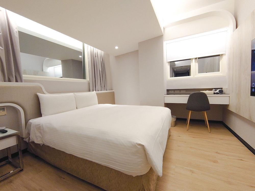 HUB HOTEL XIMEN XINING INN