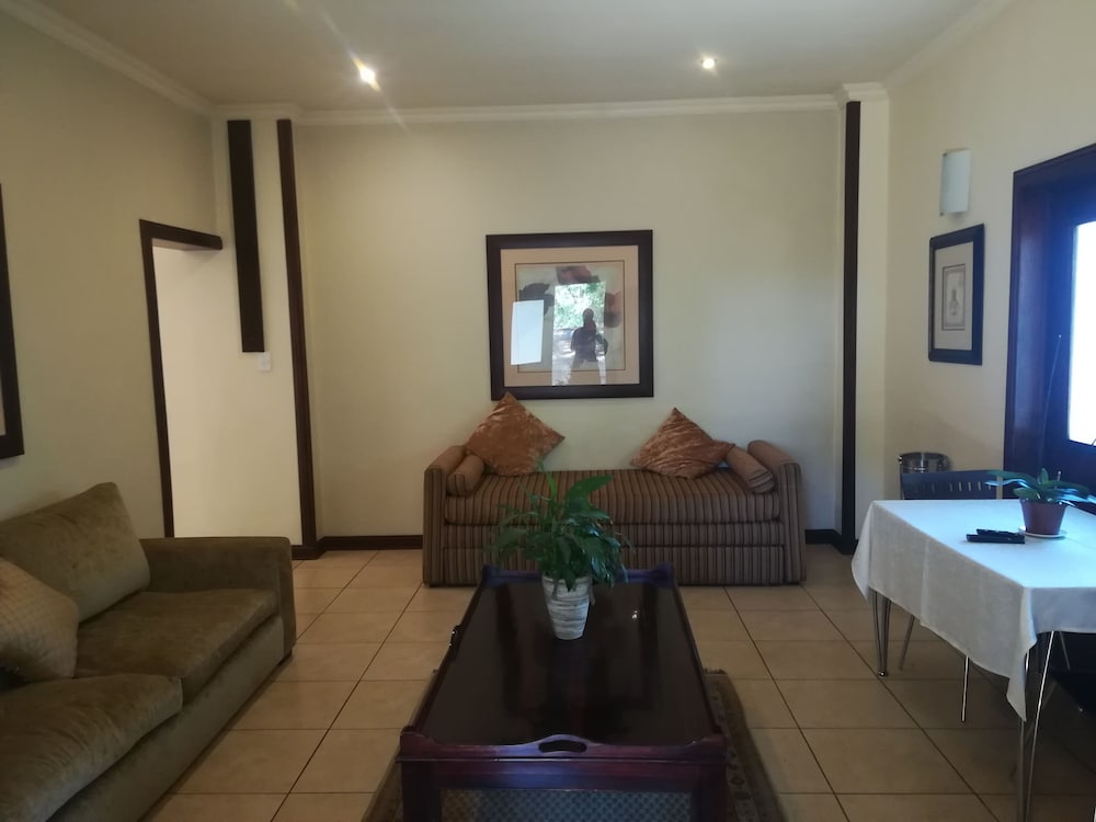 The Moon and Sixpence Garden Guest House