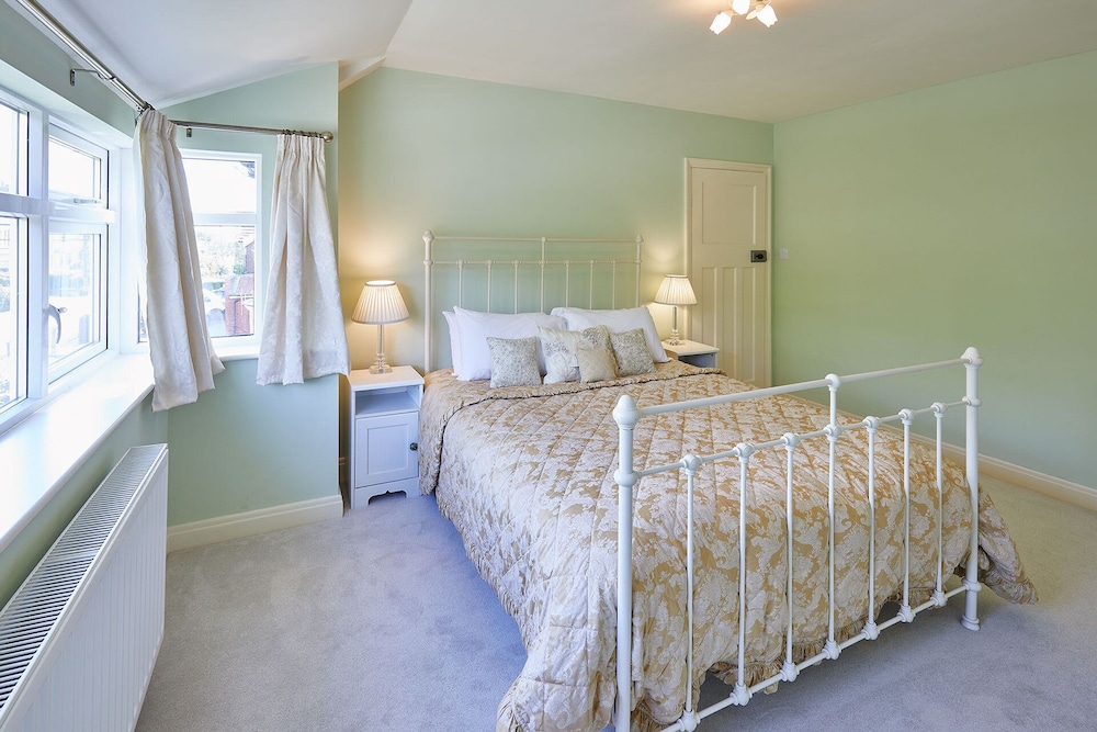 Host Stay The Moorings view 4