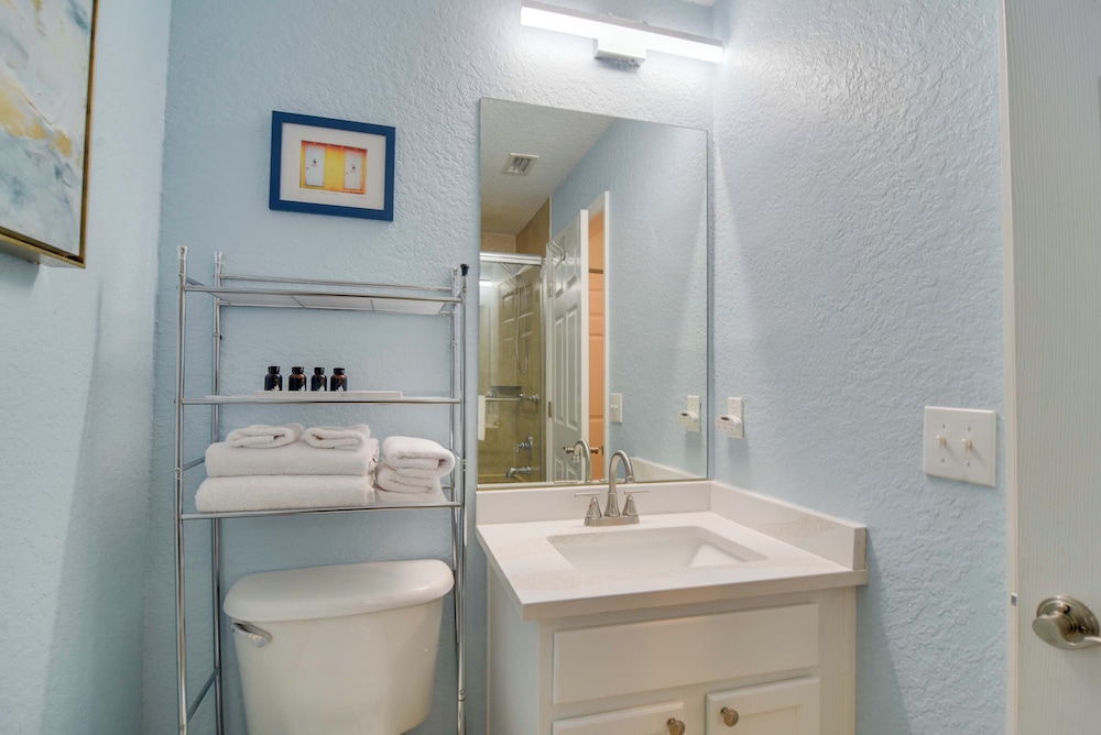 Treasure Island Condo: Gulf-view Balcony