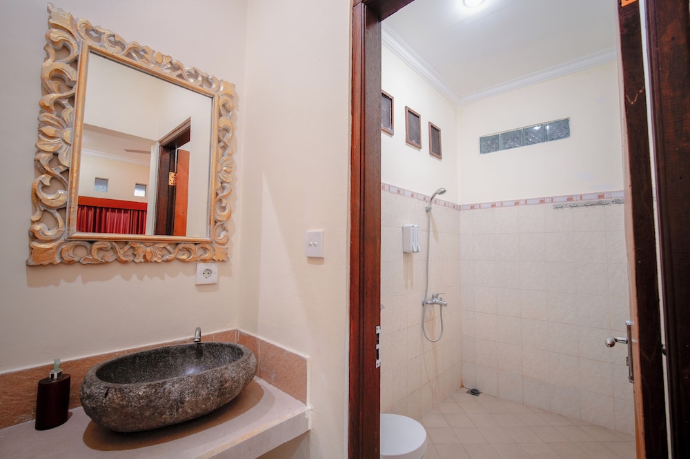 Shana Homestay by EPS