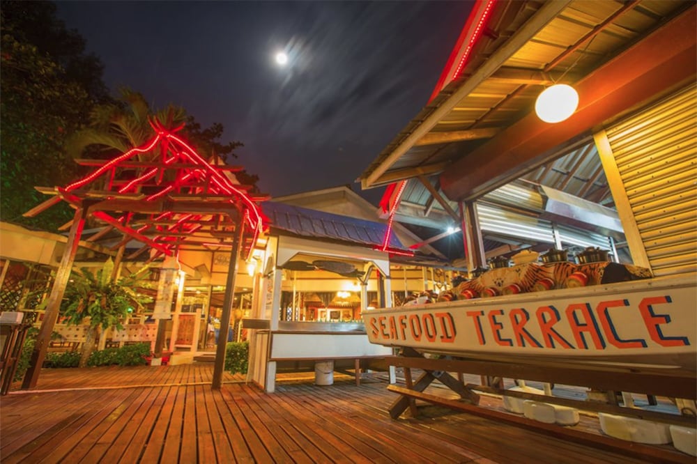 Coral View Island Resort