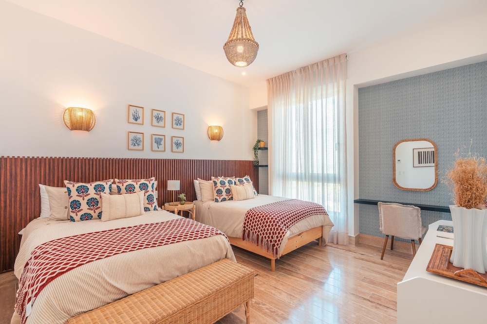 3BR 6 Guests Private Balcony Gym
