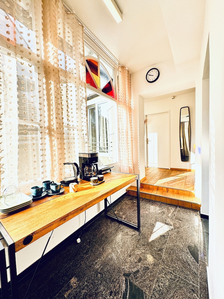Cozy 5BR Apartment Near Kaufpark