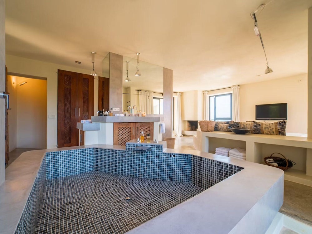 Majestic Villa With Private Pool