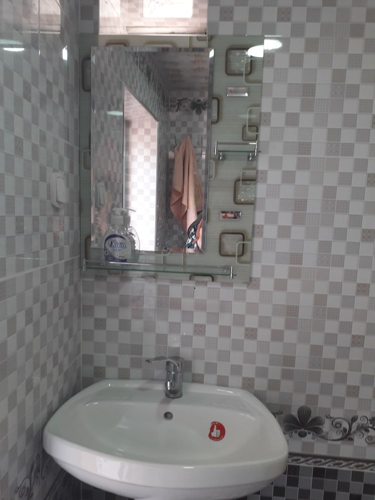 Family Guest House Parivash