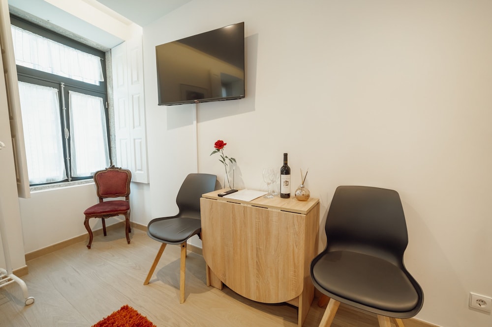 Carmo Residence Porto - S Helena by Vacationy