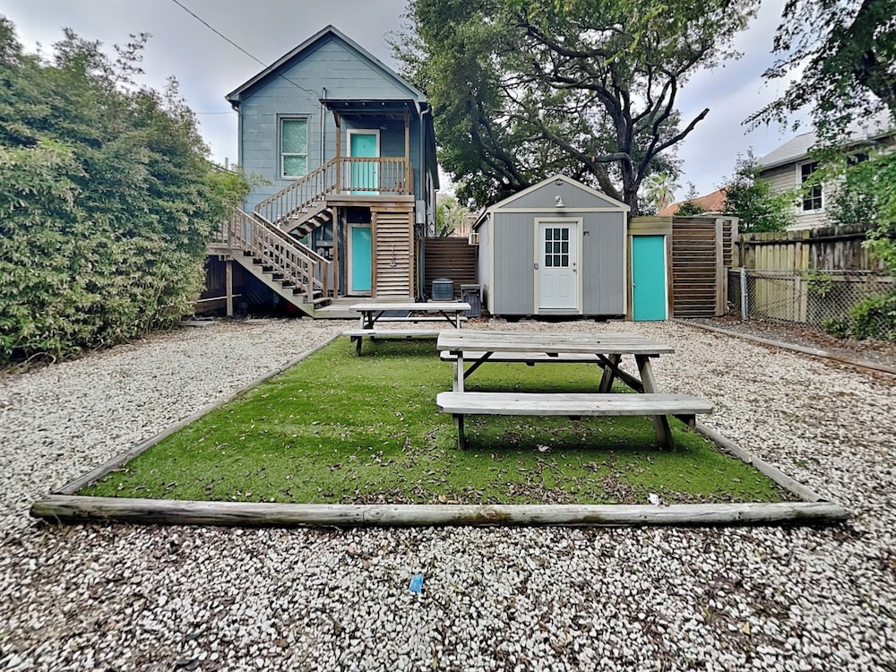 Pleasure Pier Retreat Manor by Ryson Vacation Rentals