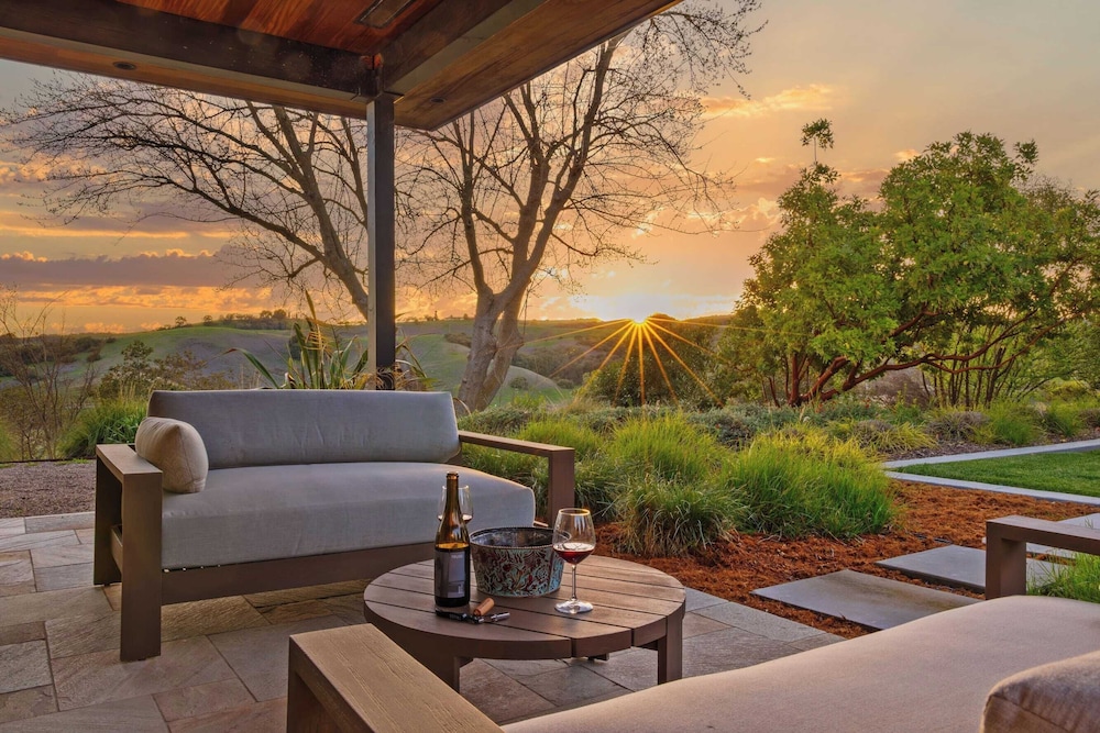 Wine Country Estate w/ Pool, Hot Tub The Residence at Truss Wines by Avantstay