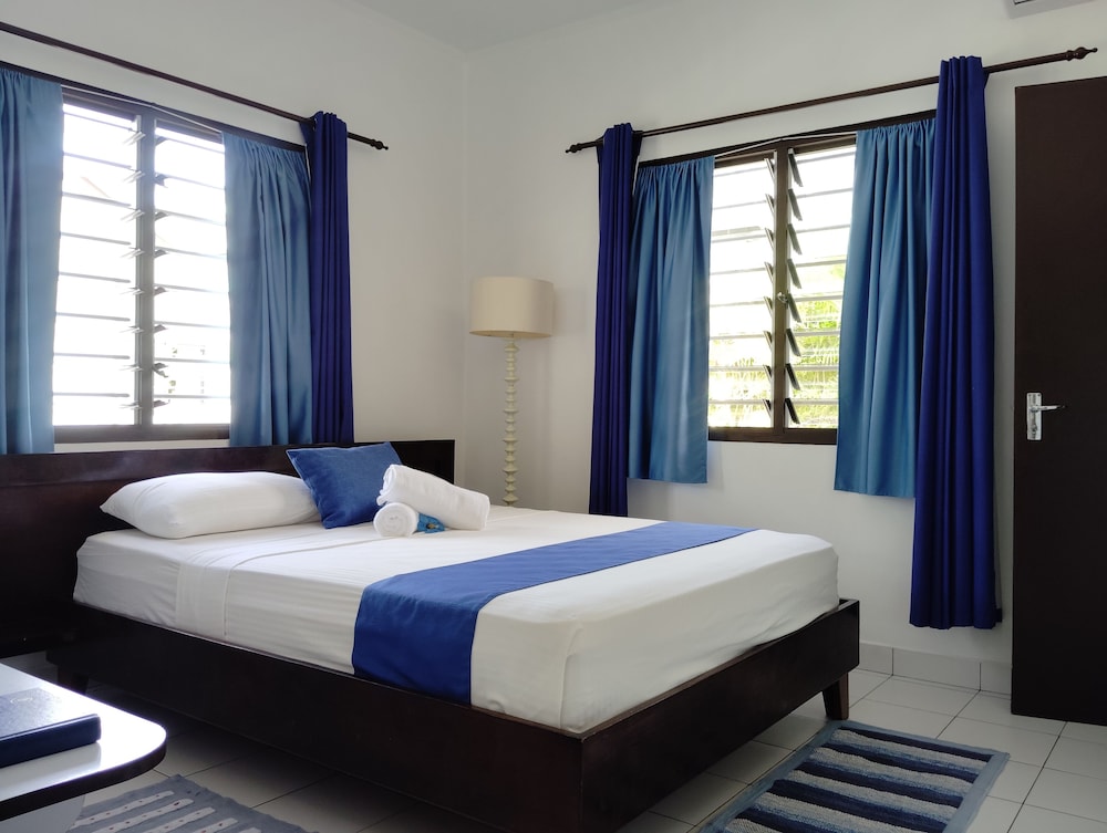 Roche Kerlan Apartments photo 2