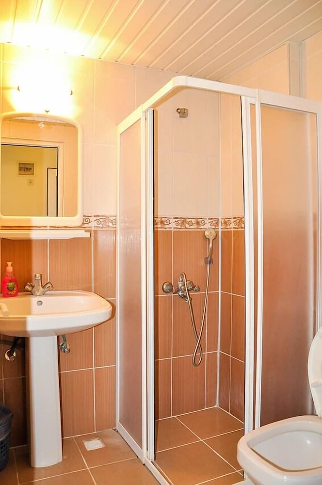 Caner Hotel