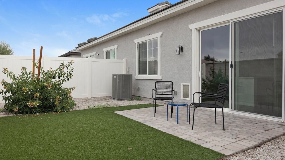 Landing Apartments Phoenix - Maryvale Village