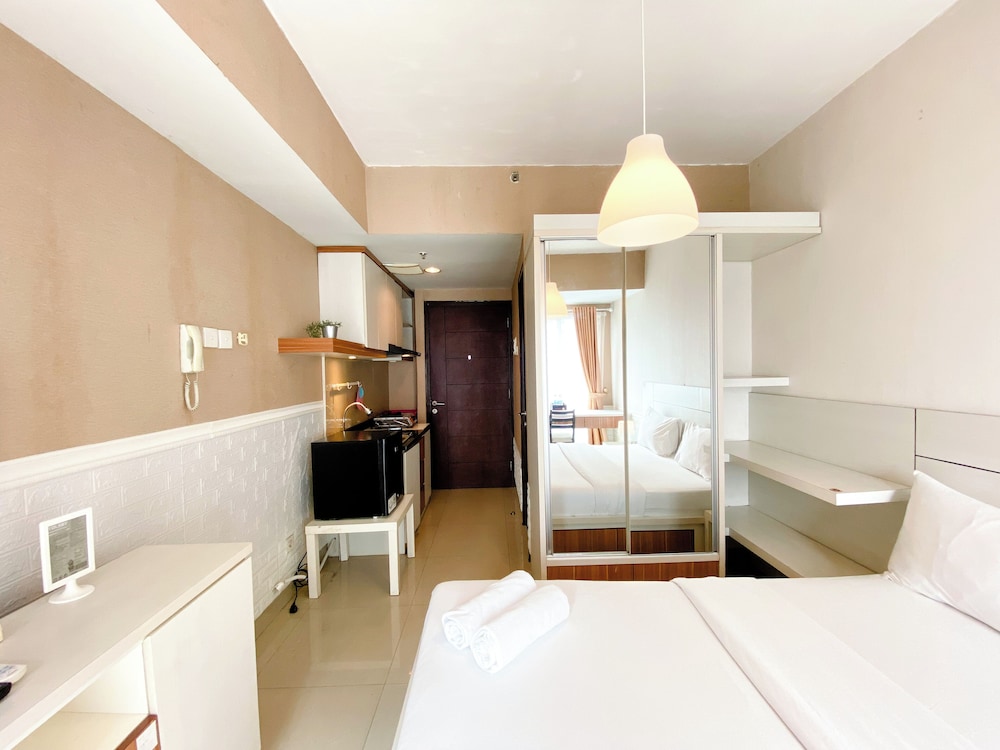 Good Deal And Restful Studio Grand Dhika City Apartment
