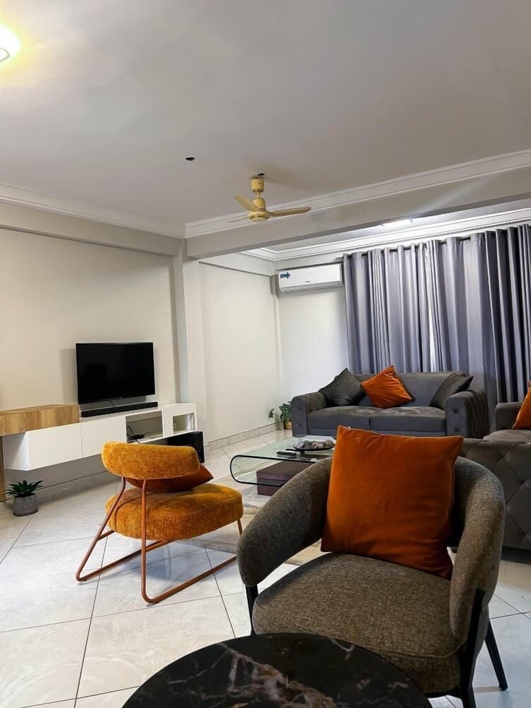 EROCK APARTMENT