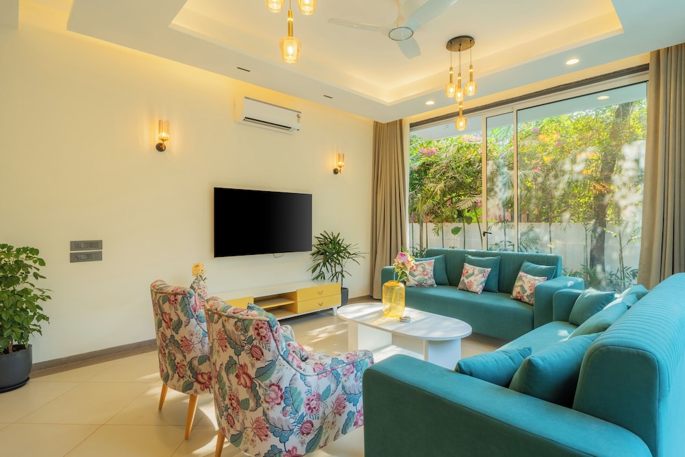 ELIVAAS Laguna Camellia | Luxe 4 BHK Villa Near Popular Beaches with Private Pool